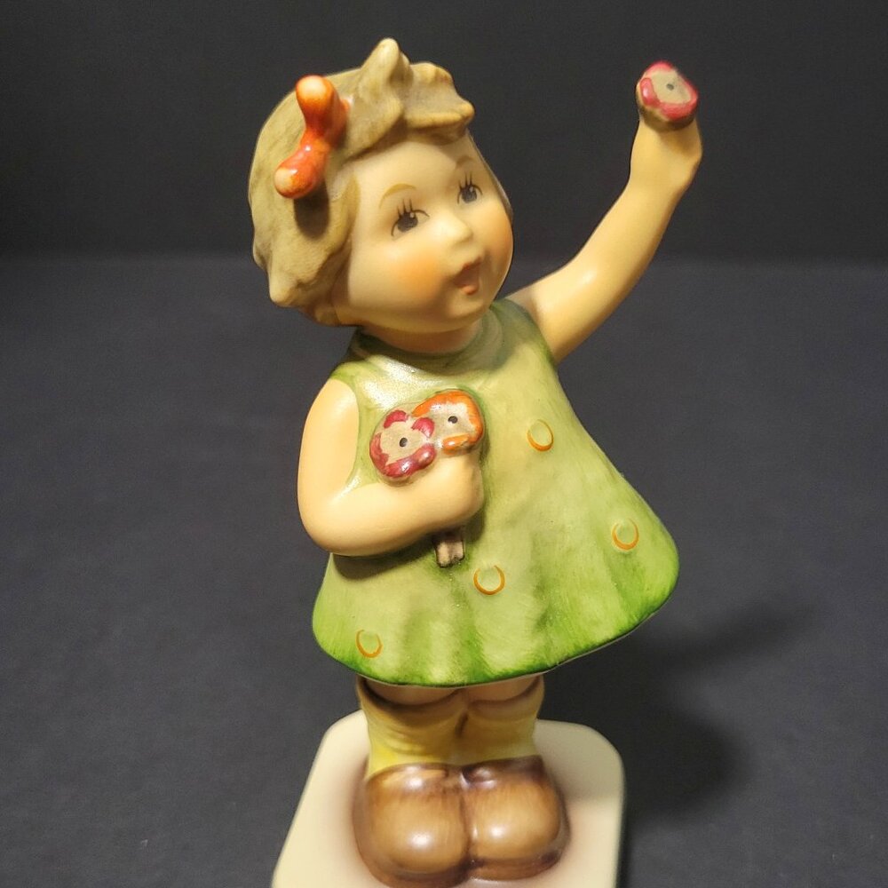 Goebel M.I.Hummel Forever Yours figurine